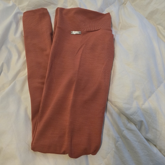 New Bombshell Sportswear Refined Ribbed Leggings NWT - M - Picture 3 of 7